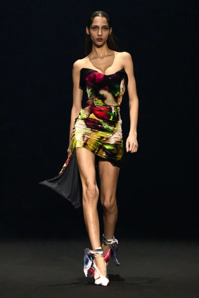 Look 17